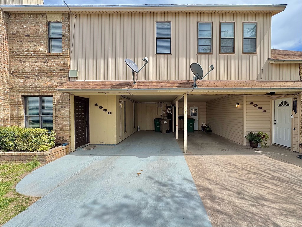 1036 Glenna Dr Property Photo 3