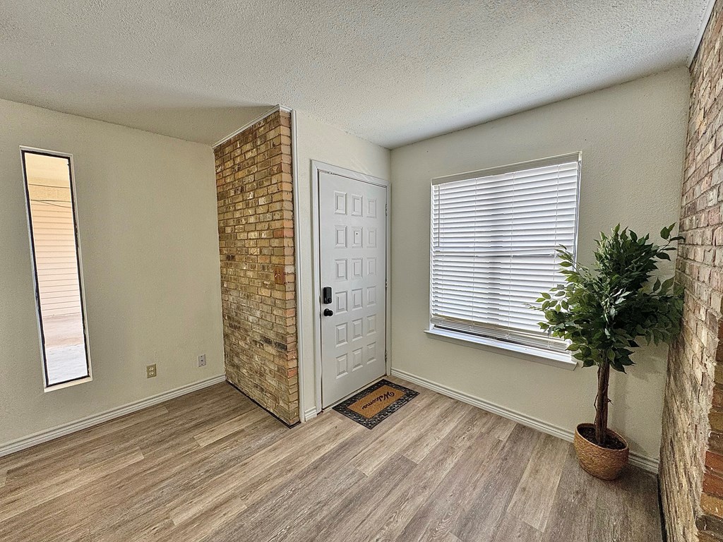 1036 Glenna Dr Property Photo 6