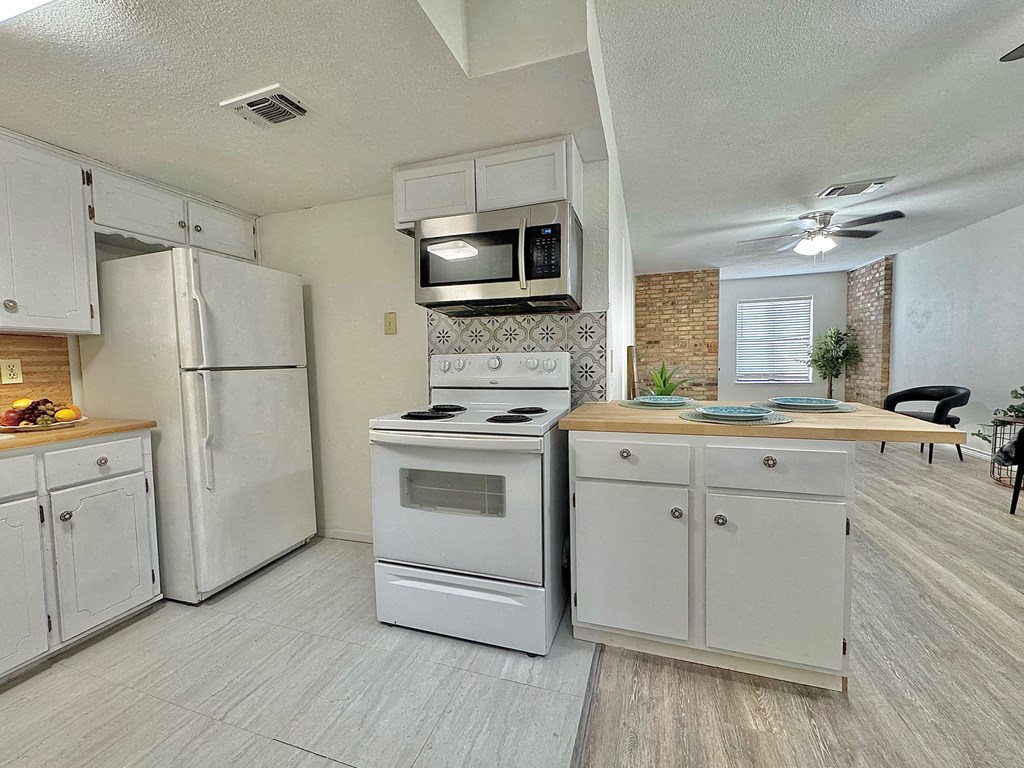 1036 Glenna Dr Property Photo 10