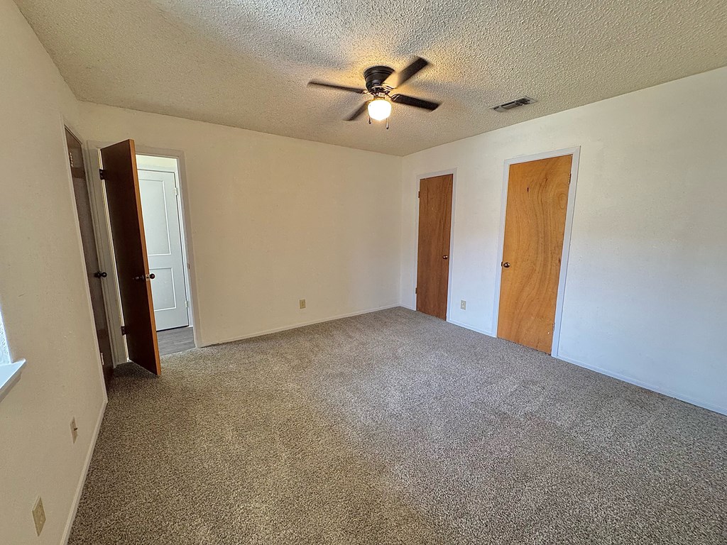 1036 Glenna Dr Property Photo 17