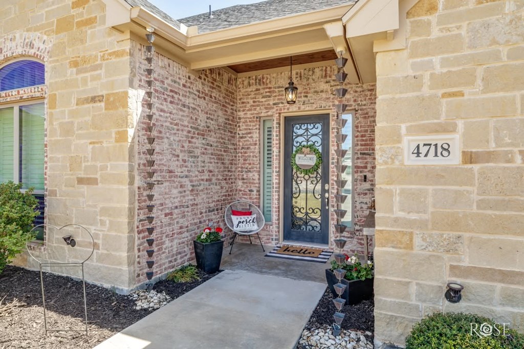 4718 Shadow Creek Property Photo 4