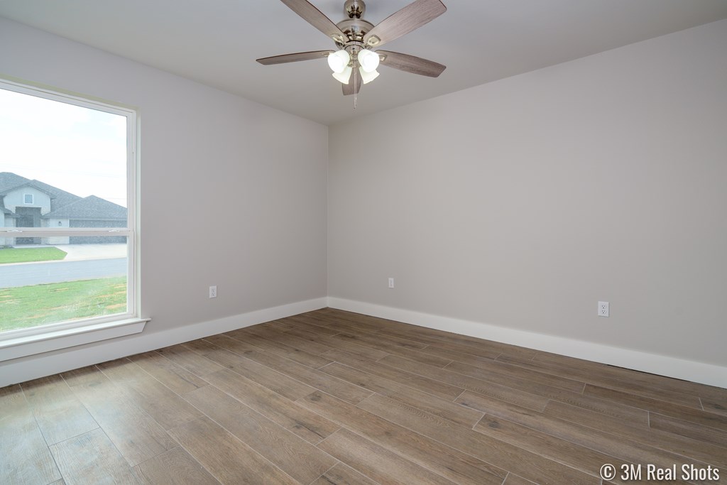 5201 Royal Oak Dr Property Photo 15