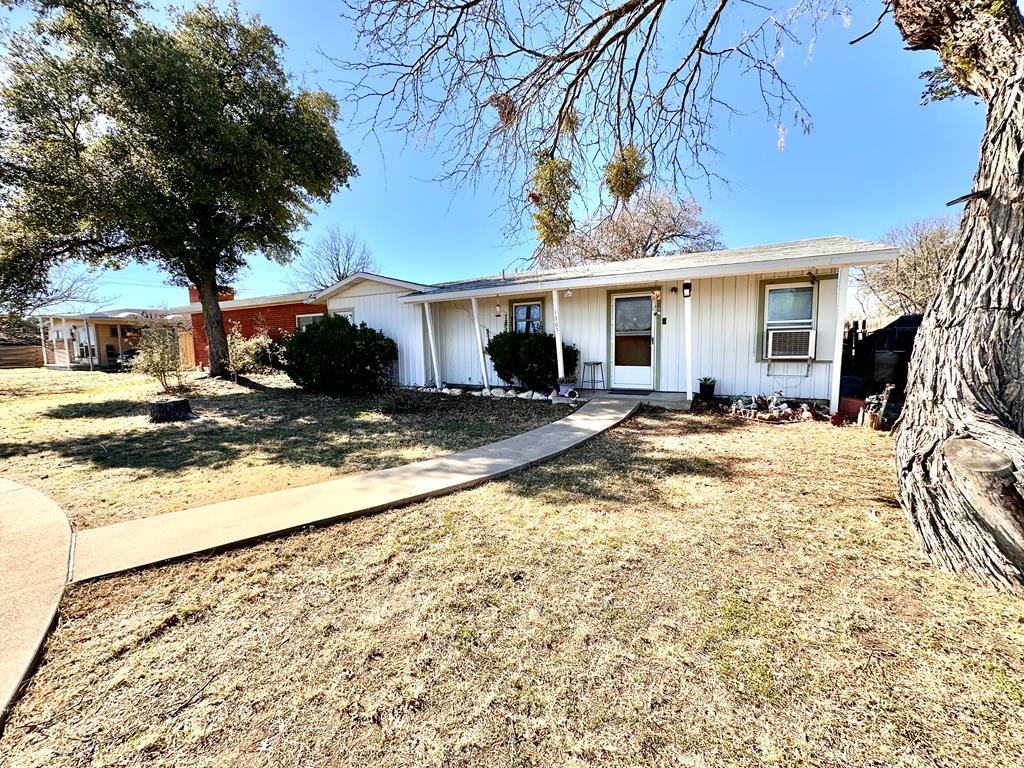1705 Kenwood Dr Property Photo
