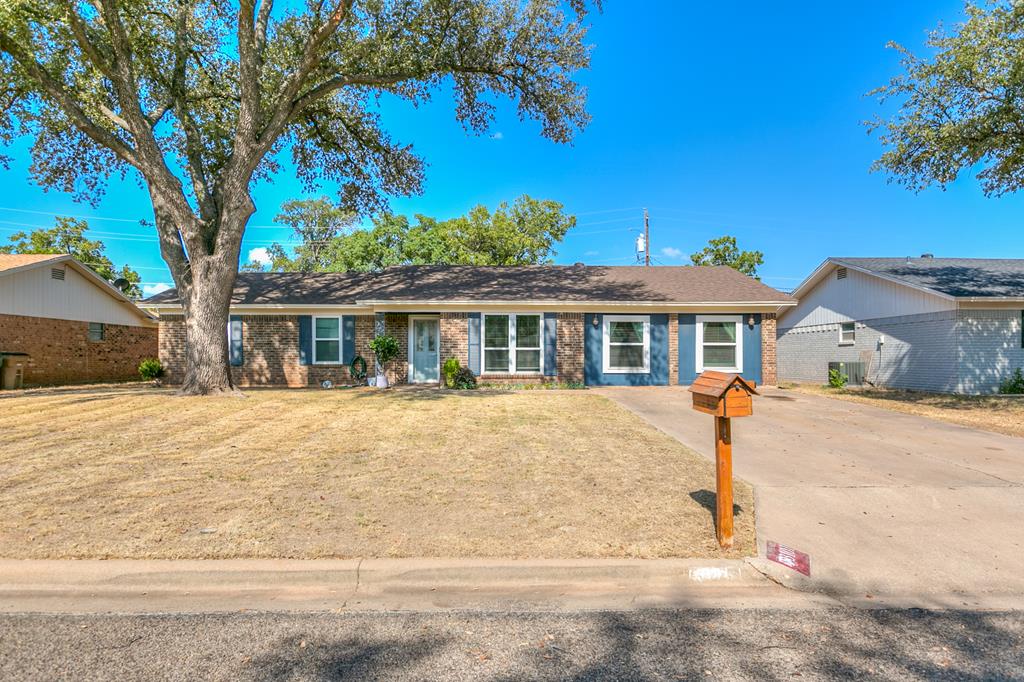 3101 Bluebonnet Lane Property Photo 1