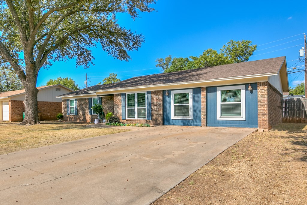 3101 Bluebonnet Lane Property Photo 4