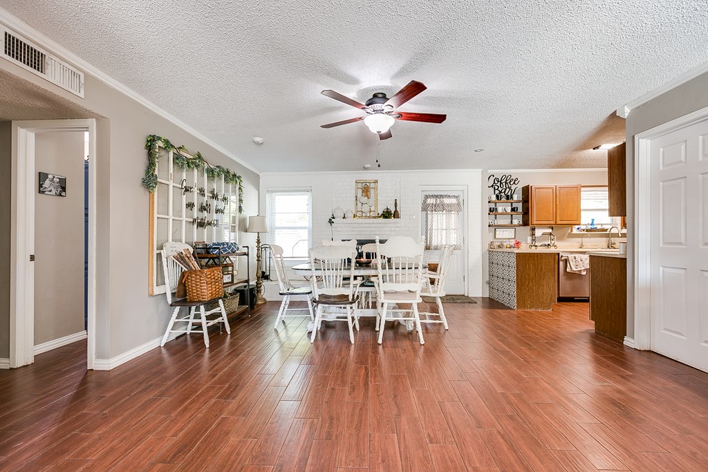 3101 Bluebonnet Lane Property Photo 7