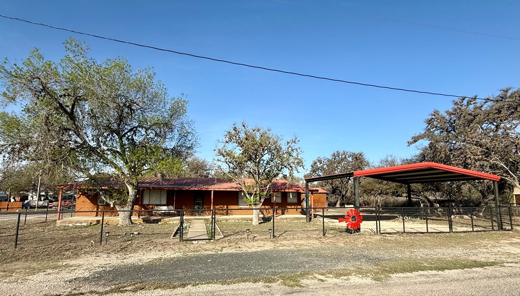 200 N Pecos St Property Photo 2