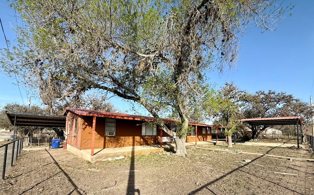 200 N Pecos St Property Photo 3