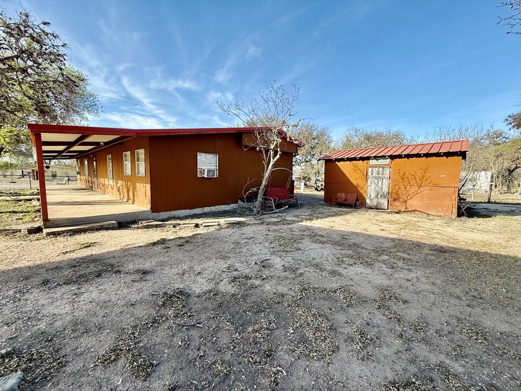 200 N Pecos St Property Photo 4