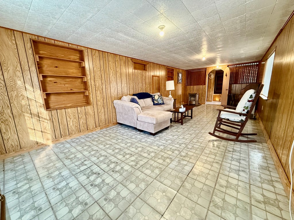 200 N Pecos St Property Photo 8