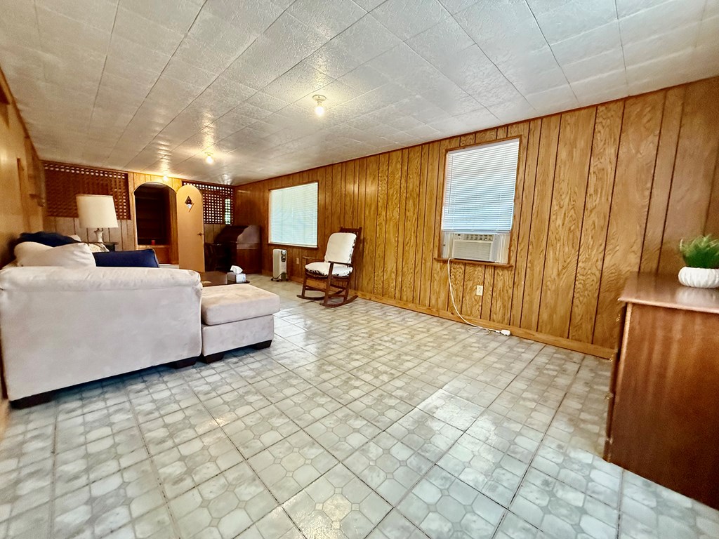 200 N Pecos St Property Photo 9