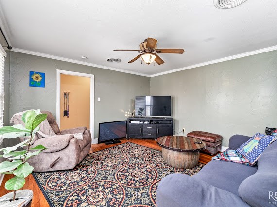 203 Penrose St Property Photo 5