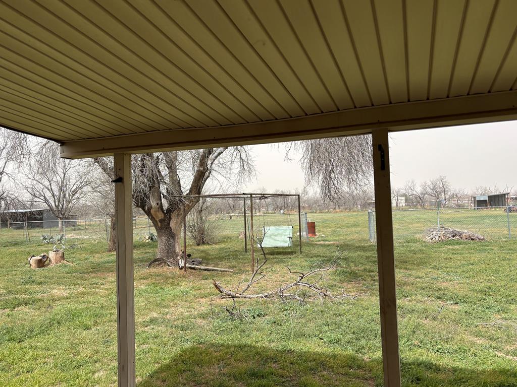 208 Blue Grass Dr Property Photo 7