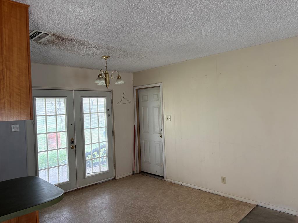 208 Blue Grass Dr Property Photo 8