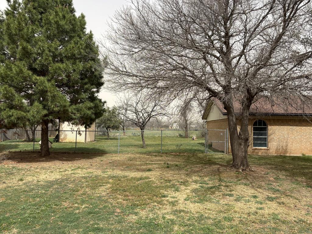208 Blue Grass Dr Property Photo 26