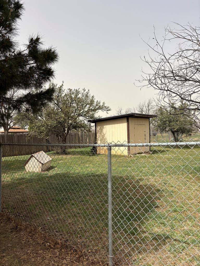 208 Blue Grass Dr Property Photo 38
