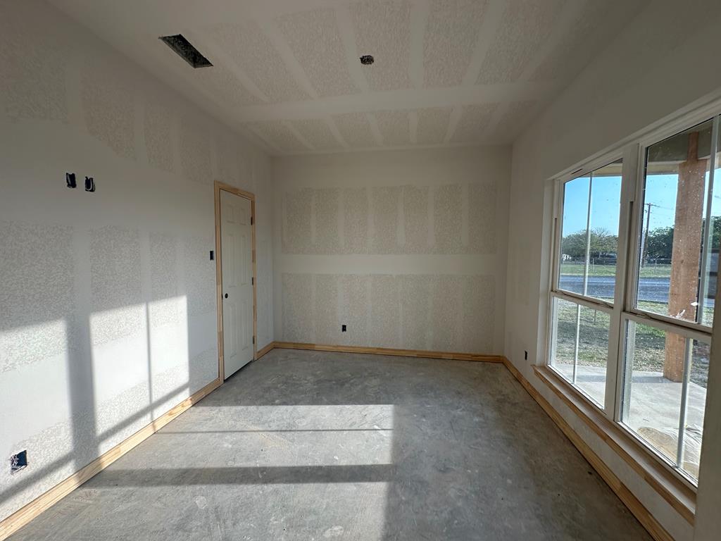 7401 Easton Ave Property Photo 3
