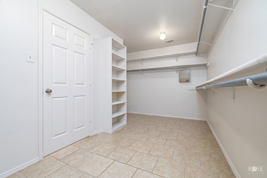 605 Mayfair Lane Property Photo 21
