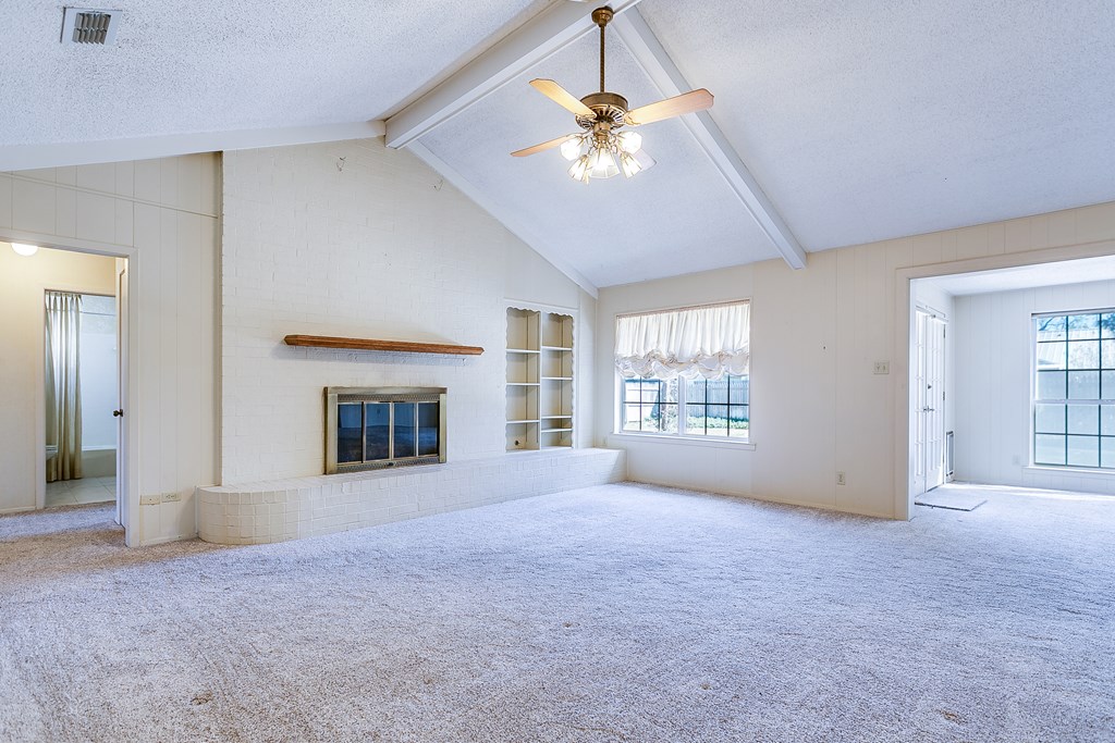 2921 Southland Blvd Property Photo 10