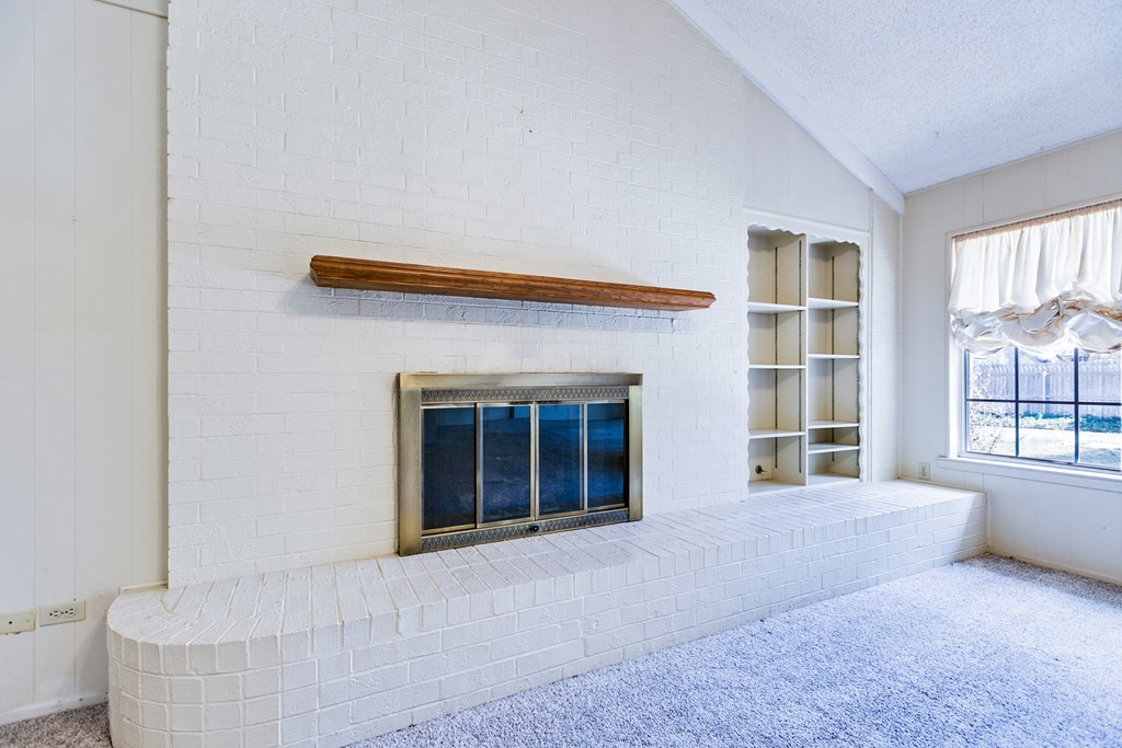 2921 Southland Blvd Property Photo 11