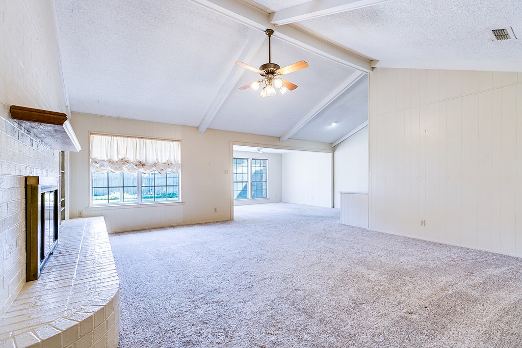 2921 Southland Blvd Property Photo 12