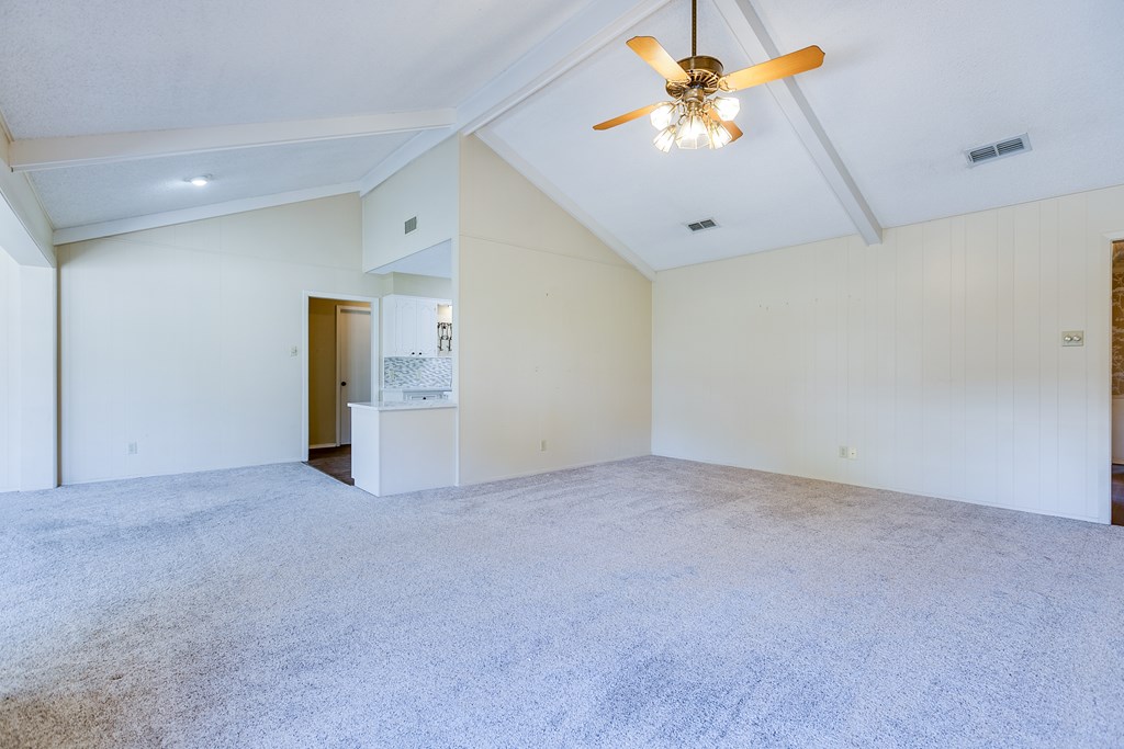 2921 Southland Blvd Property Photo 13