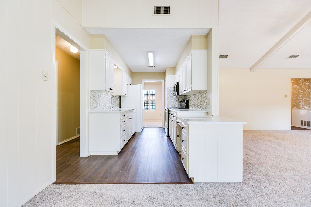 2921 Southland Blvd Property Photo 14