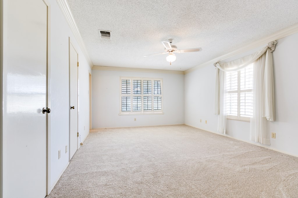 2921 Southland Blvd Property Photo 19