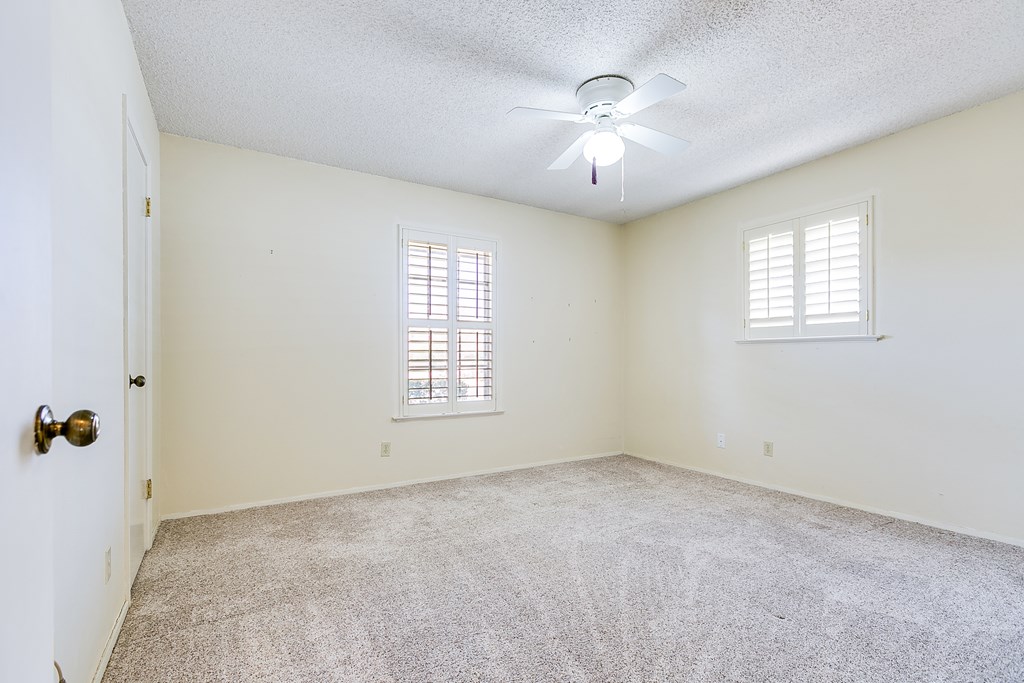 2921 Southland Blvd Property Photo 24