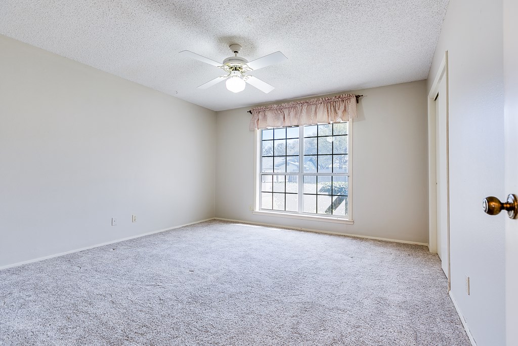 2921 Southland Blvd Property Photo 26