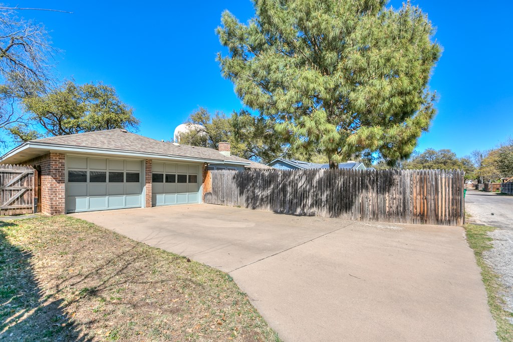 2921 Southland Blvd Property Photo 31
