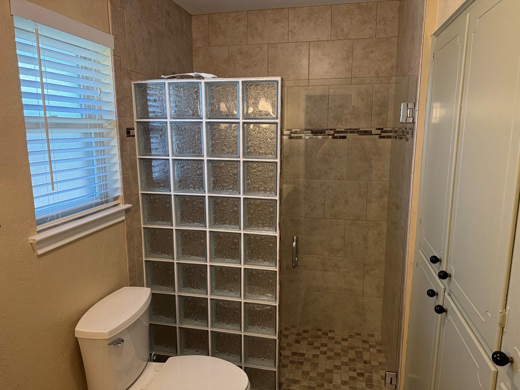 3826 Parkwood Dr Property Photo 6