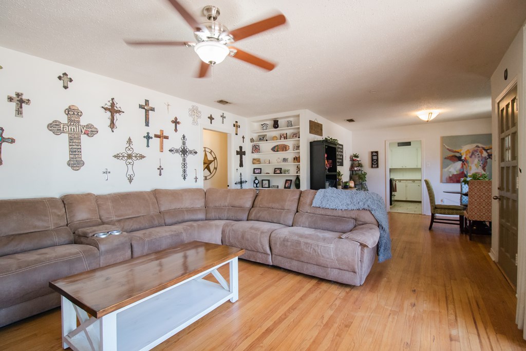 211 Churchill Blvd Property Photo 4