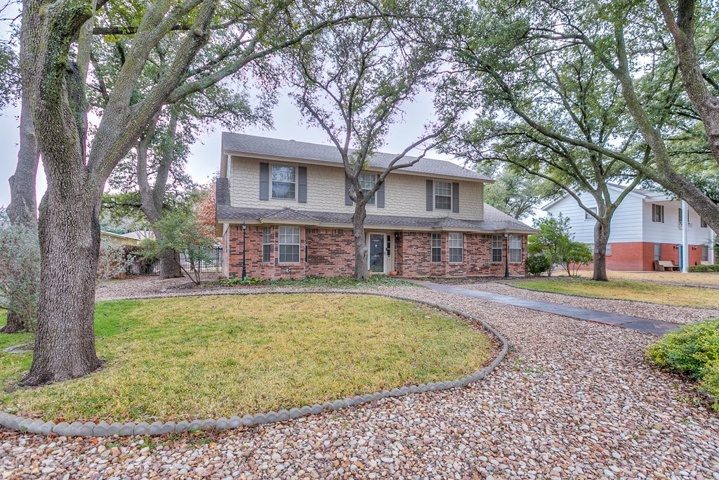 2805 Alta Vista Lane Property Photo 2