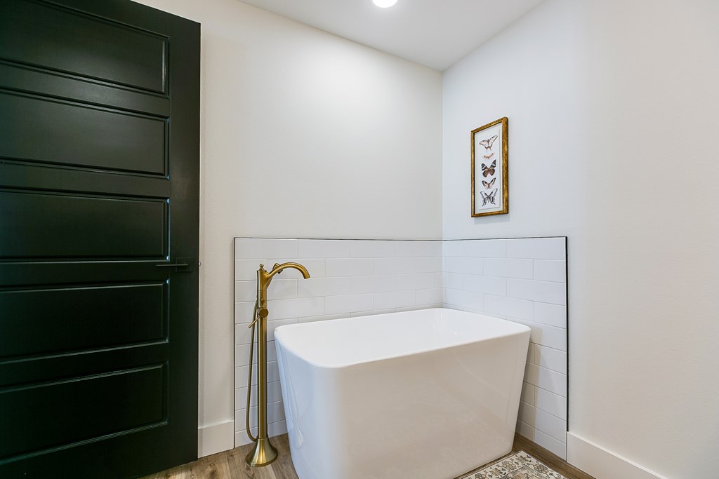 1818 W Ave J Property Photo 25