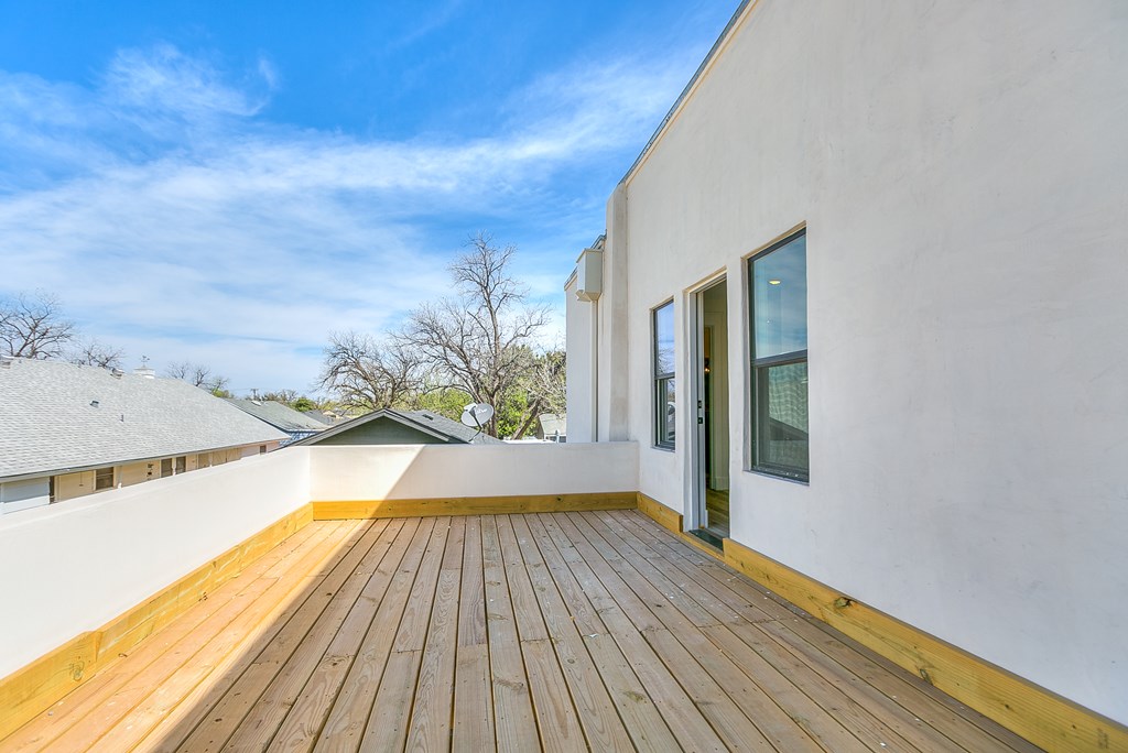 1818 W Ave J Property Photo 34