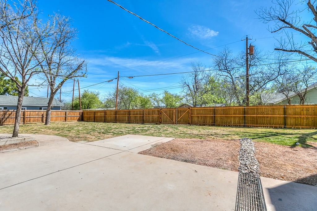1818 W Ave J Property Photo 50