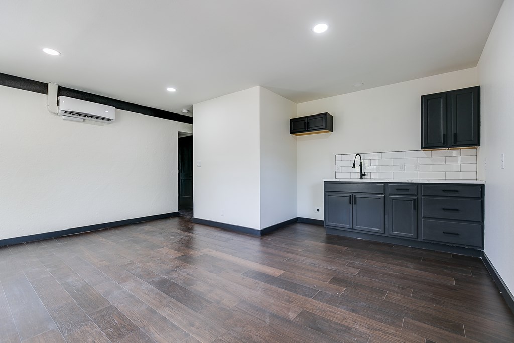1818 W Ave J Property Photo 55