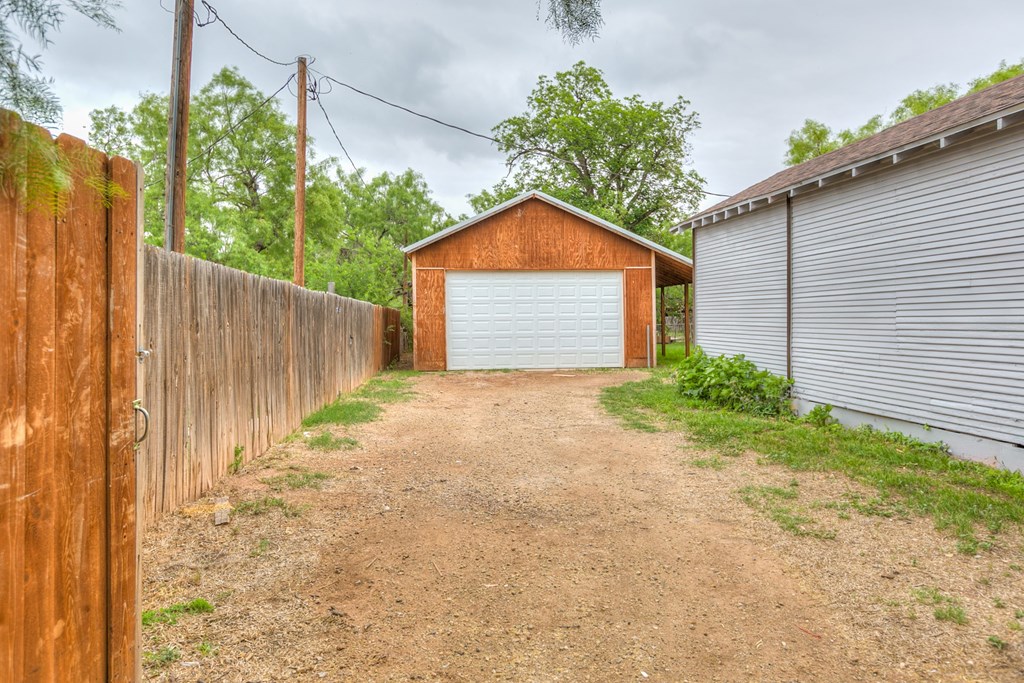 6626 Knickerbocker Rd Property Photo 4