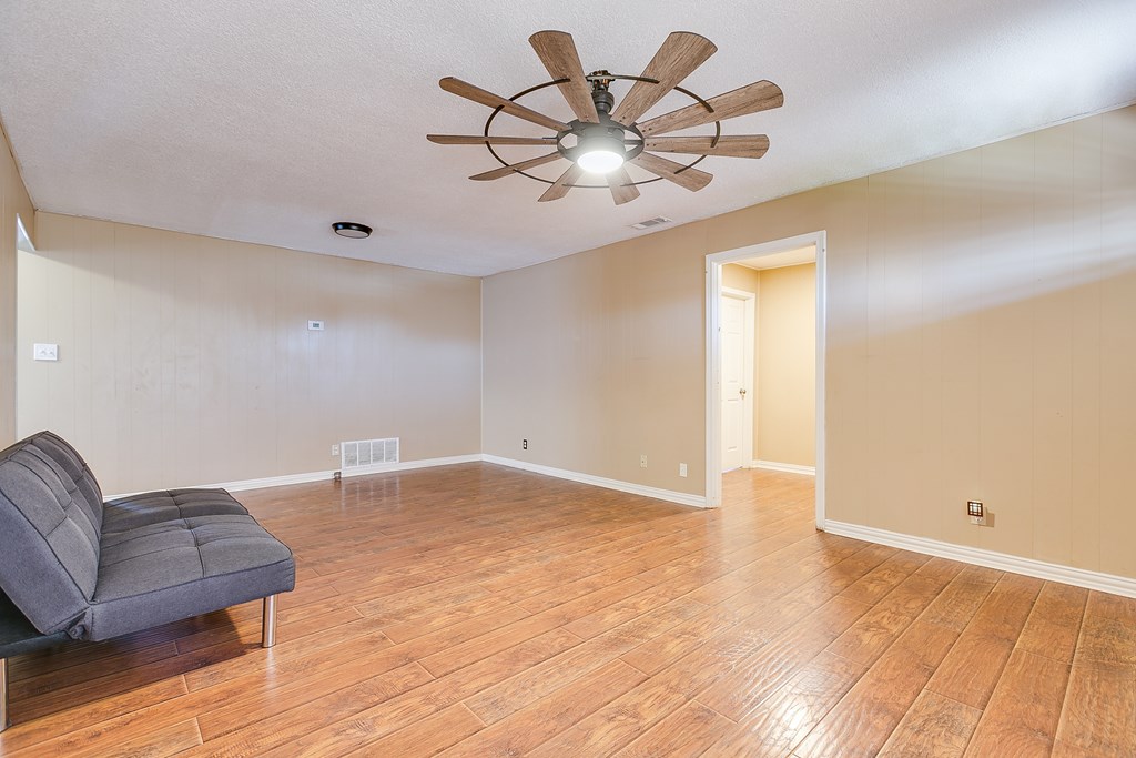 2406 Rio Grande St Property Photo 7