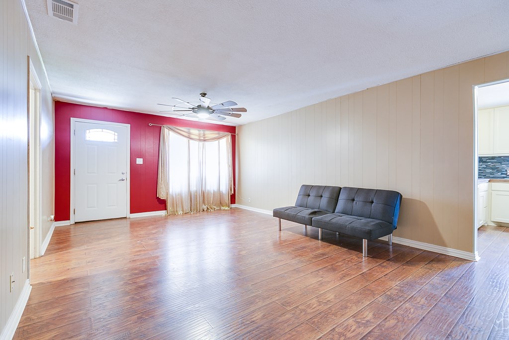 2406 Rio Grande St Property Photo 8