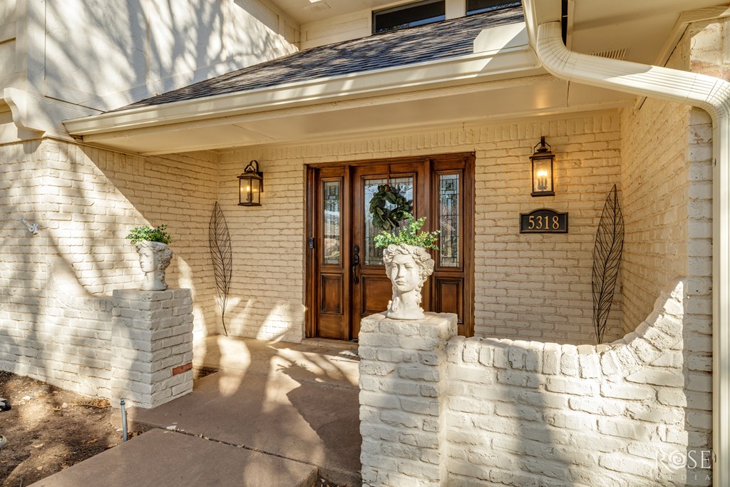 5318 Beverly Dr Property Photo 3