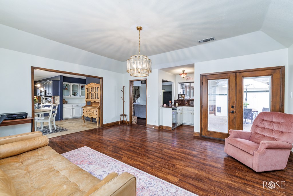 5318 Beverly Dr Property Photo 8