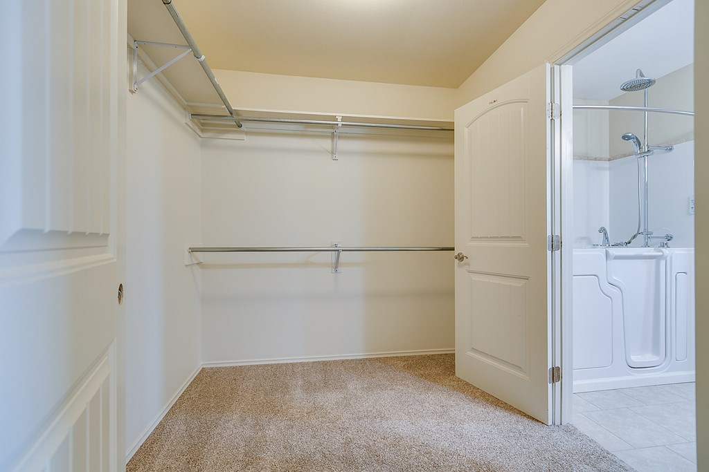 802 Fisher St Property Photo 16