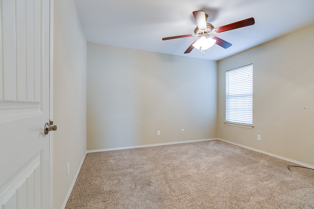 802 Fisher St Property Photo 20
