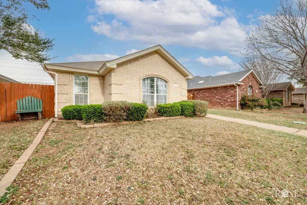5221 Coral Way Property Photo 2