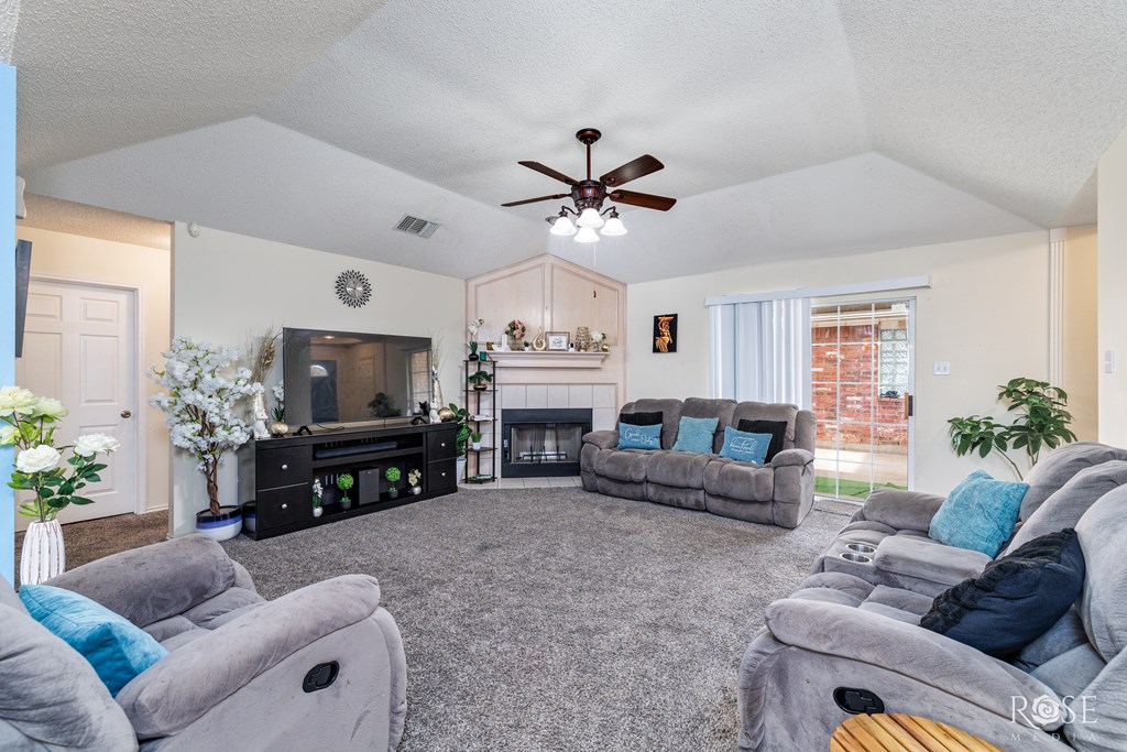 5221 Coral Way Property Photo 6