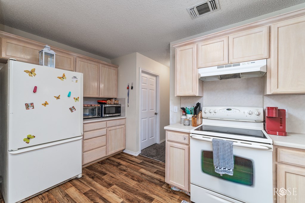 5221 Coral Way Property Photo 10