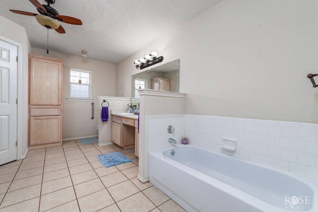 5221 Coral Way Property Photo 13