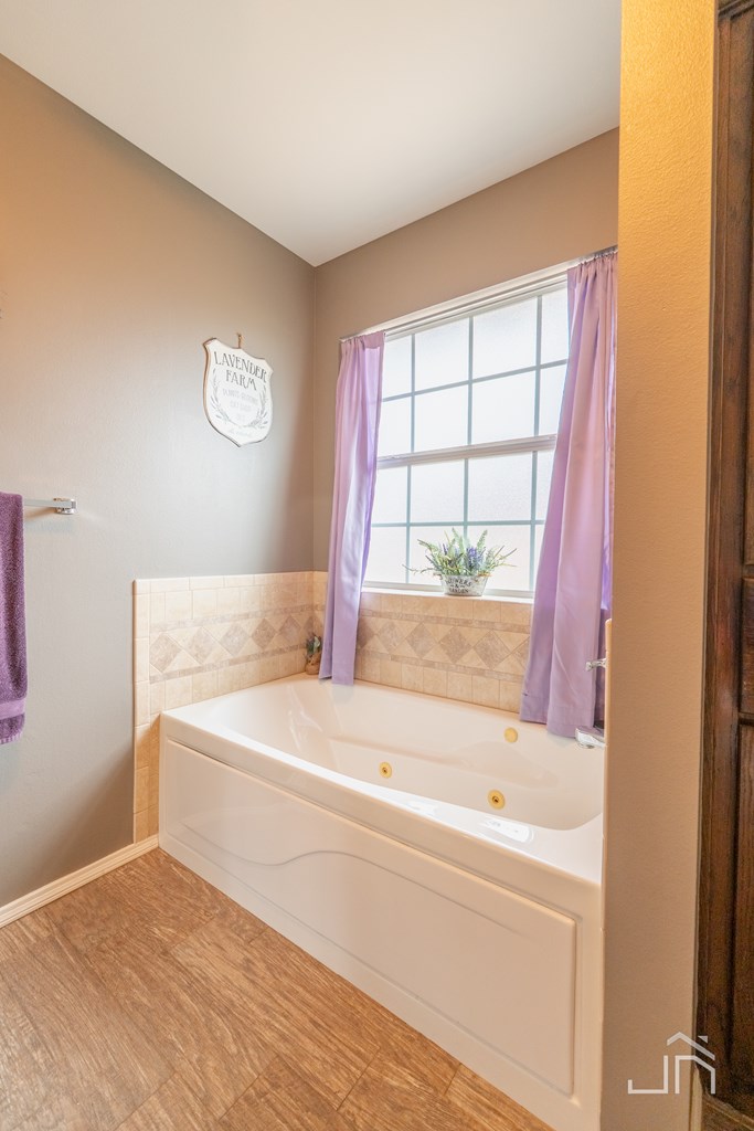 3641 Grandview Dr Property Photo 21